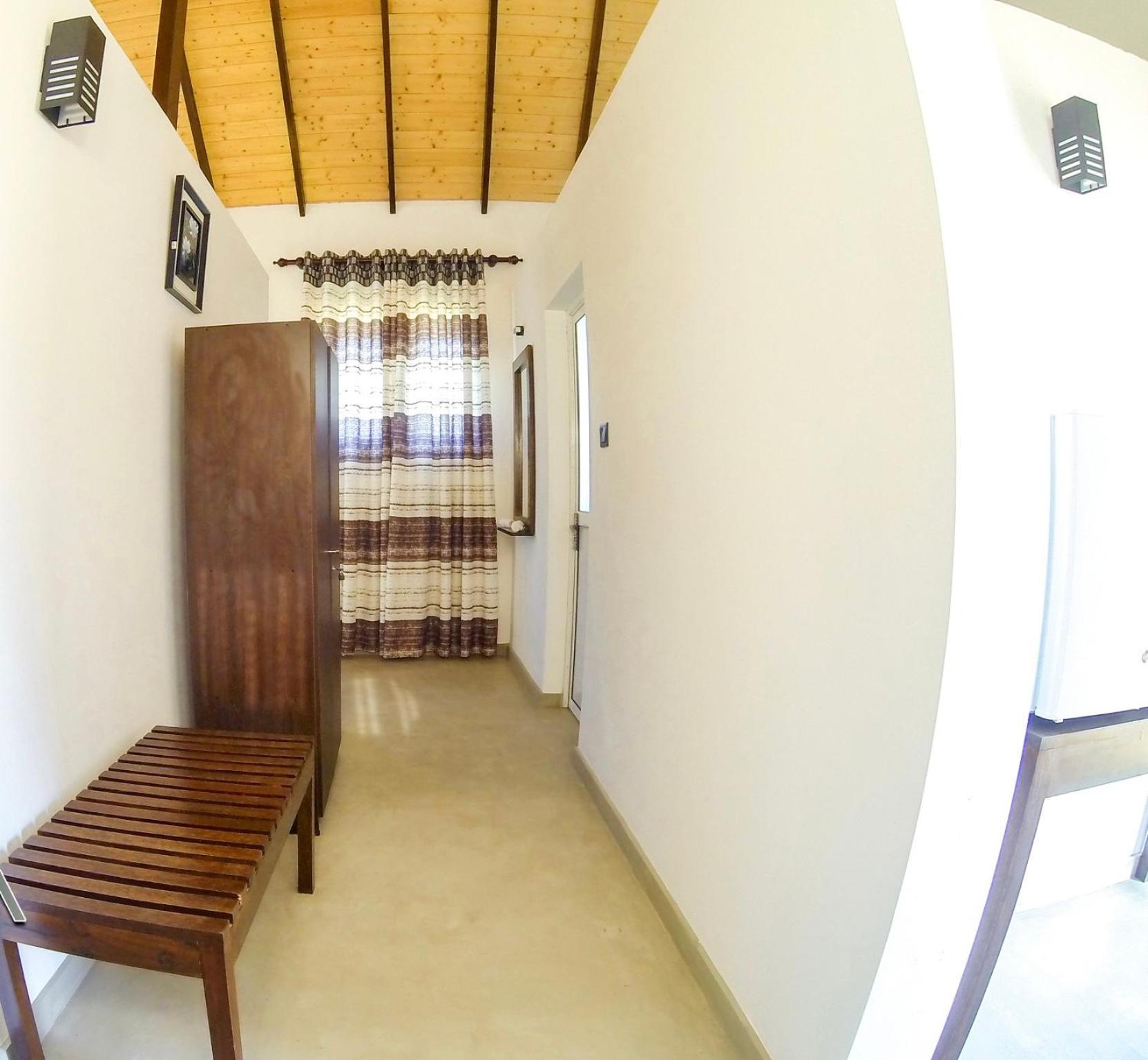 Bed and Breakfast Thihawa Eco Huts Yala Тіссамахарама Екстер'єр фото